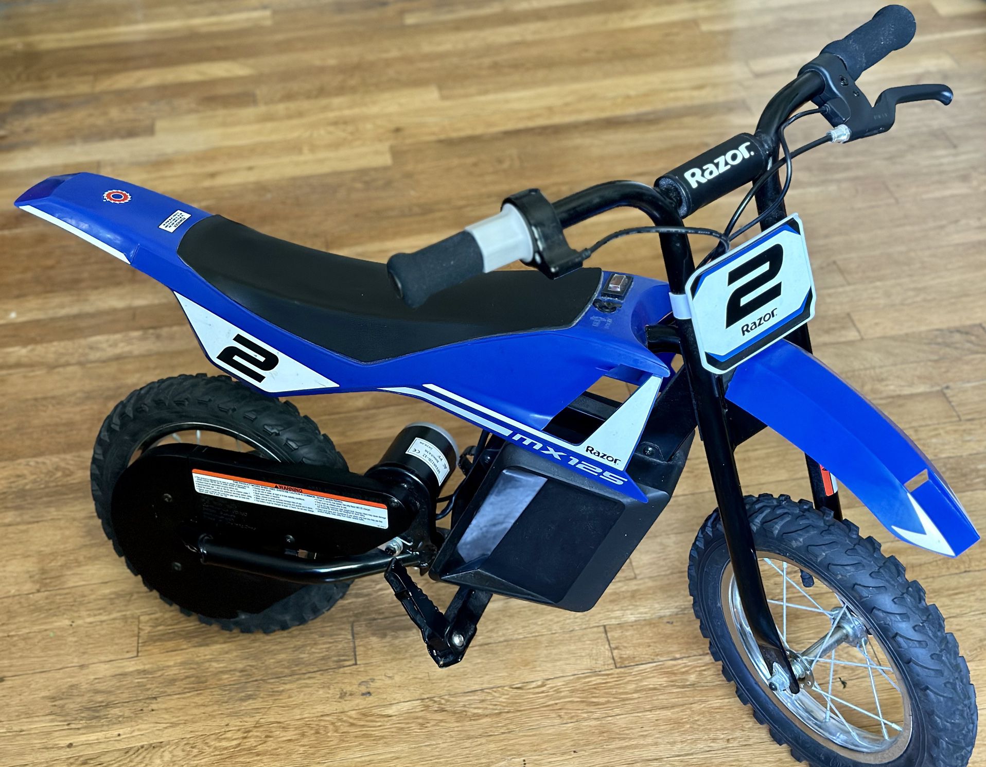 Razor Miniature Dirt Rocket MX125 Electric-Powered Ride on Bike