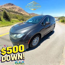 2017 Chrysler Pacifica Touring Minivan 4D