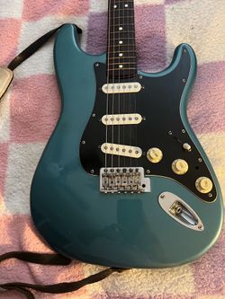1995 Fender Stratocaster MIM Blue