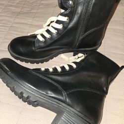❤️So Woman Boots Size 8 1/2 NEW $12❤️