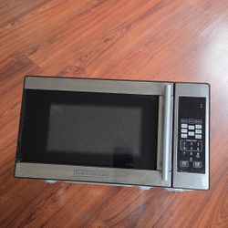 Black & Decker 700W Microwave