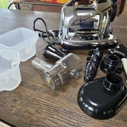 Omega Cold Press Masticating Juicer