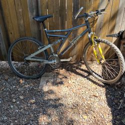 Trek.      St 120