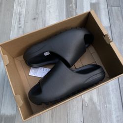 yeezy slides