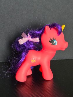 My Little Pony 4 inch hot pink Pony with gold unicorn horn,  crown on hip VGC