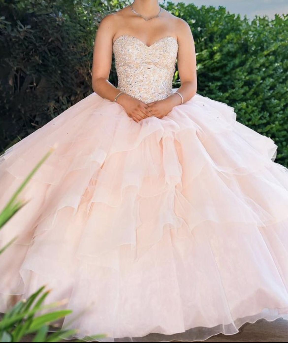 Blush pink Princess quinceañera dress. Size 6.