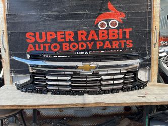 2025 TAHOE SUBURBAN Grille MINT original 2026✅