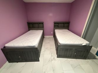 Twin beds & Mattress