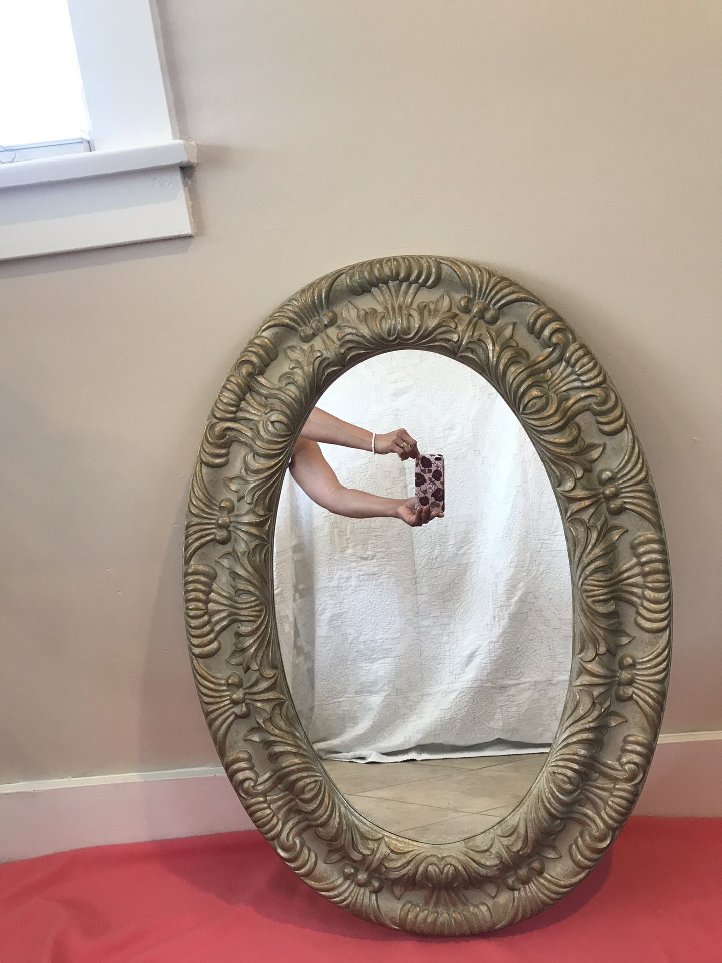 Oval mirror very good condition $45