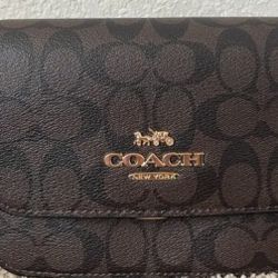 COACH Crossbody Purse (NEW) GREAT FOR CHRISTMAS 