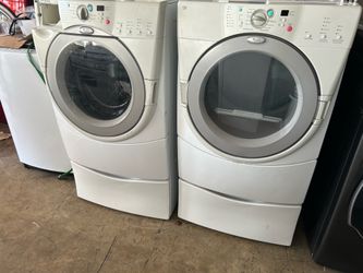 Electric 220v whirlpool washer and gas dryer