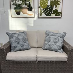 Outdoor loveseat