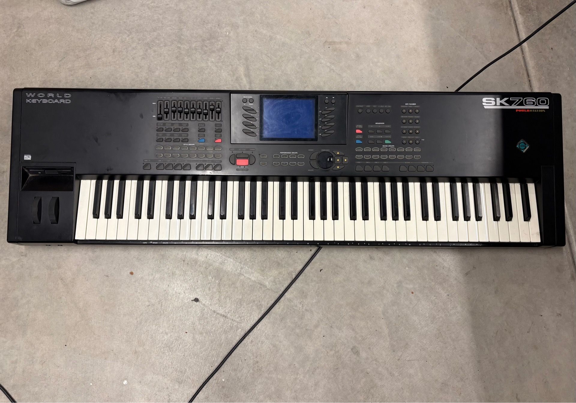 GEM SK760 World Keyboard / Arranger Workstation (Korg PA80 Roland G1000 Comparable)