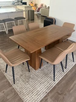 Dining Table & chairs