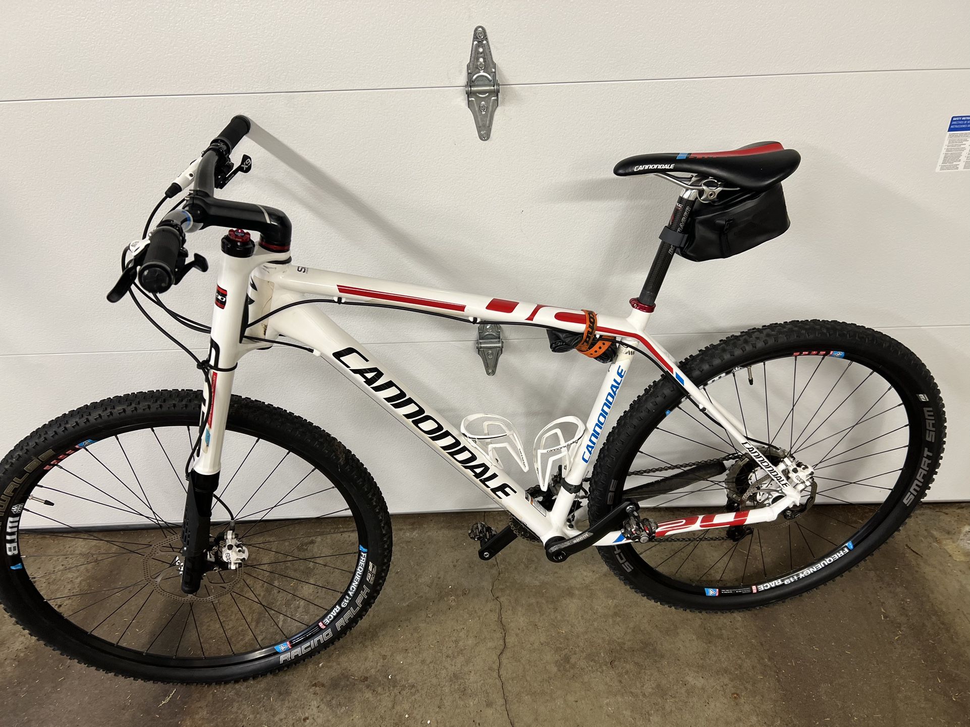 Mint Cannondale XL Mountain Bike F29
