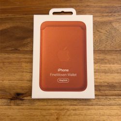 iPhone FineWoven Wallet