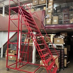 14 STEP ROLLING LADDER