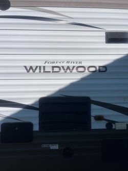 2018 2018 Forest River WildWood travel trailer fifth wheel