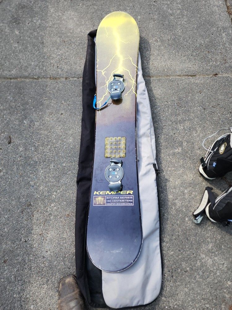 Kemper 156cm Snowboard, Boots And Bindings