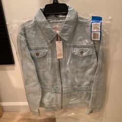 GB girl’s X-Large light wash denim jacket cinched waisted,easy zip up/down comfort $35.00 New With Tags