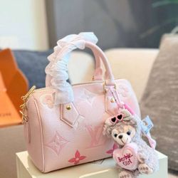 
stylish pink bag
 