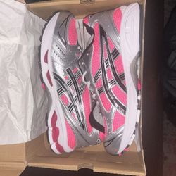 NEW PINK ASICS SIZE 10