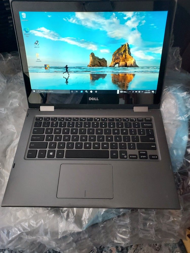 Deĺl 2 In 1 Laptop