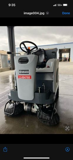 Floor Sweeper Ride-On