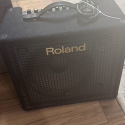 Roland KC-150 Keyboard Amplifier – 4 Channel Mixing Amp
