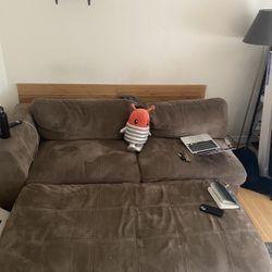 Couch +Ottoman