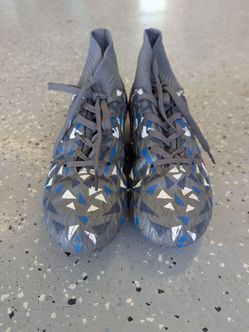 Boys football/soccer cleats