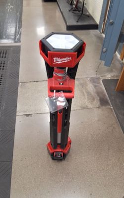M18 Rocket Dual Power Tower Light  with Battery