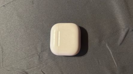 AirPods 4 active noise cancellation pretty new