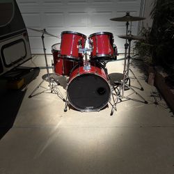 Complete Tama rockstar Drumset - Ready To Rock !