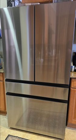 Like new Samsung Bespoke AI Standard-Depth Beverage Center 29-cu ft 4 -Door 36-in Wide French Door Refrigerator with Dual Ice Maker and Door within Do