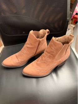 Serra Brown Suede Cowboy Ankle Boits