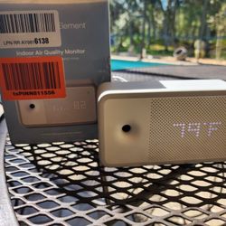 Awair Element Indoor Wi Fi Air Quality Monitor, Pre-owned Great Condition w/Box