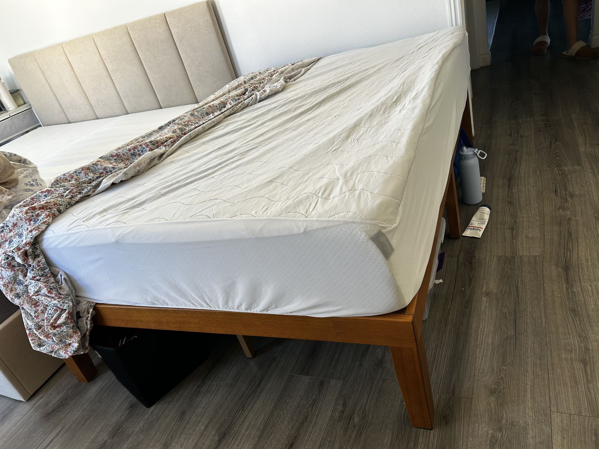 Full Bed And Bed Frame