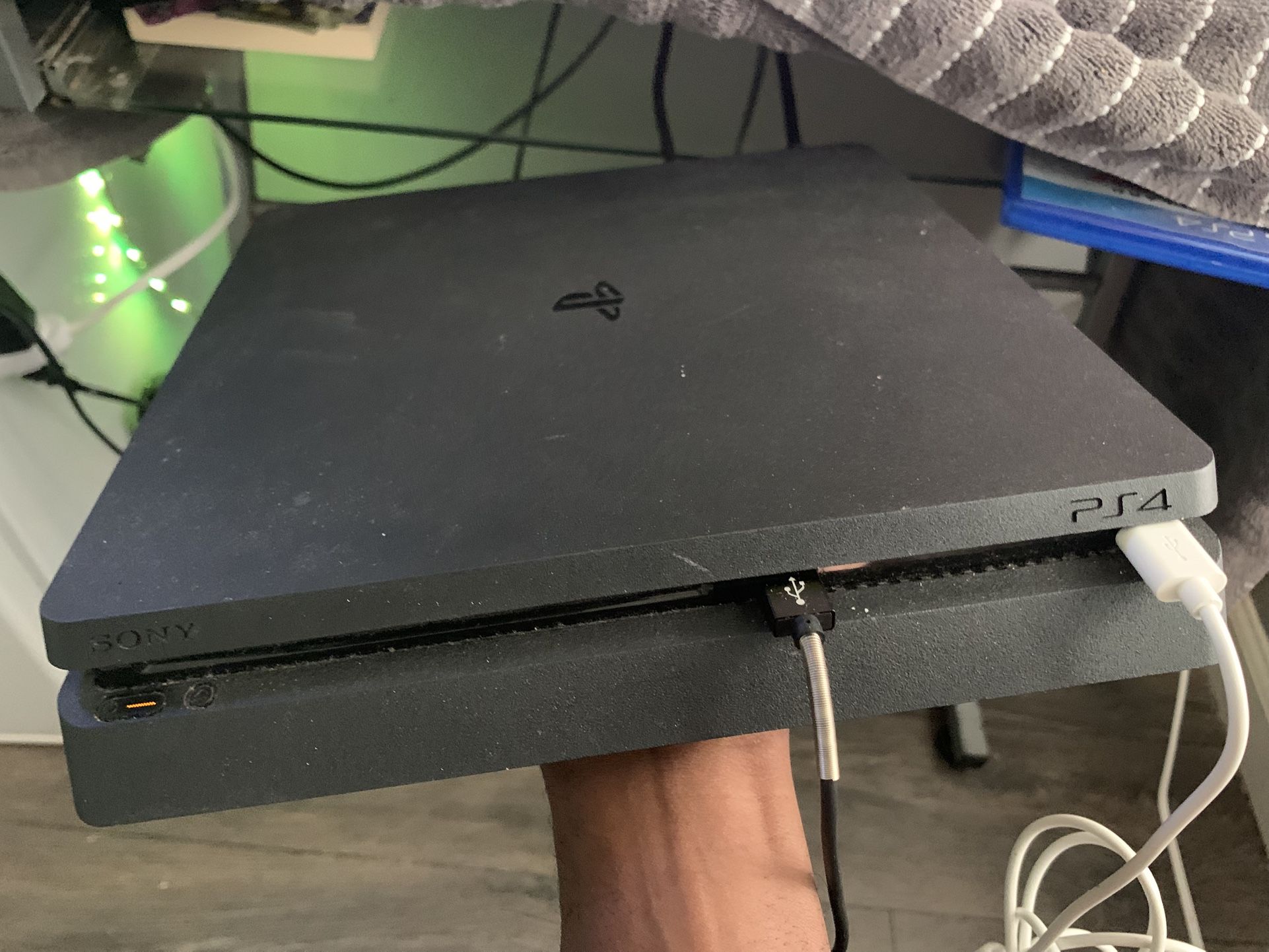PS4 Slim