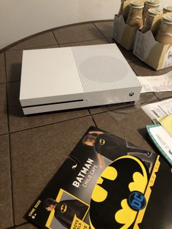 Xbox one s Brand new condition with controller n wires
