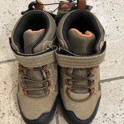 NWT Boys Hiker Size 11