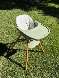 Lalo “The Chair” Highchair w/cushion