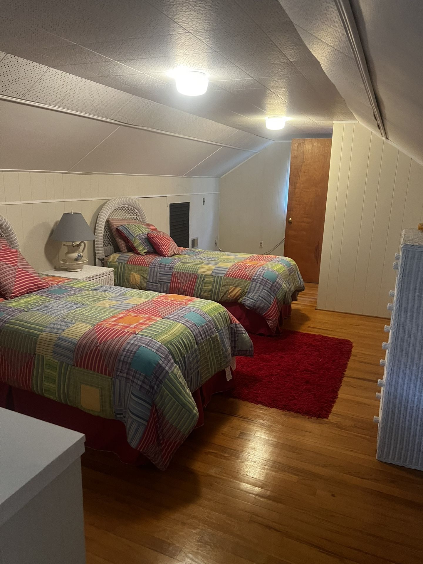 White Wicker Twin Bedroom Set