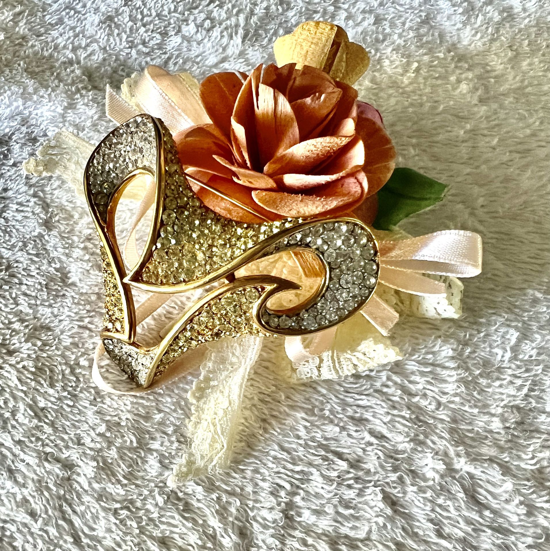 BROOCH