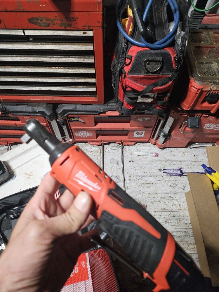 Milwaukee M12 Ratchet