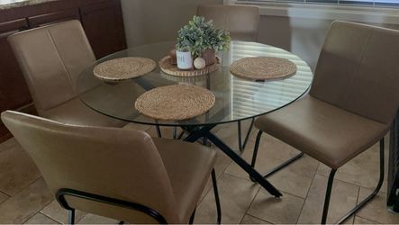Table & chairs 4 piece