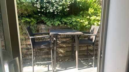 Sturdy, Clean, Modern Outdoor Patio Bar Stool and Table