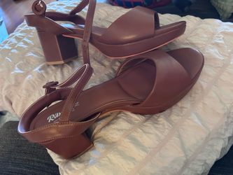 Women’s heels size 9