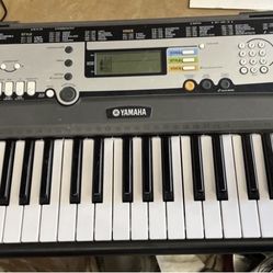 Yamaha Portatone EZ-200 61-Key Full-Size Touch Sensitive Lighted Keyboard