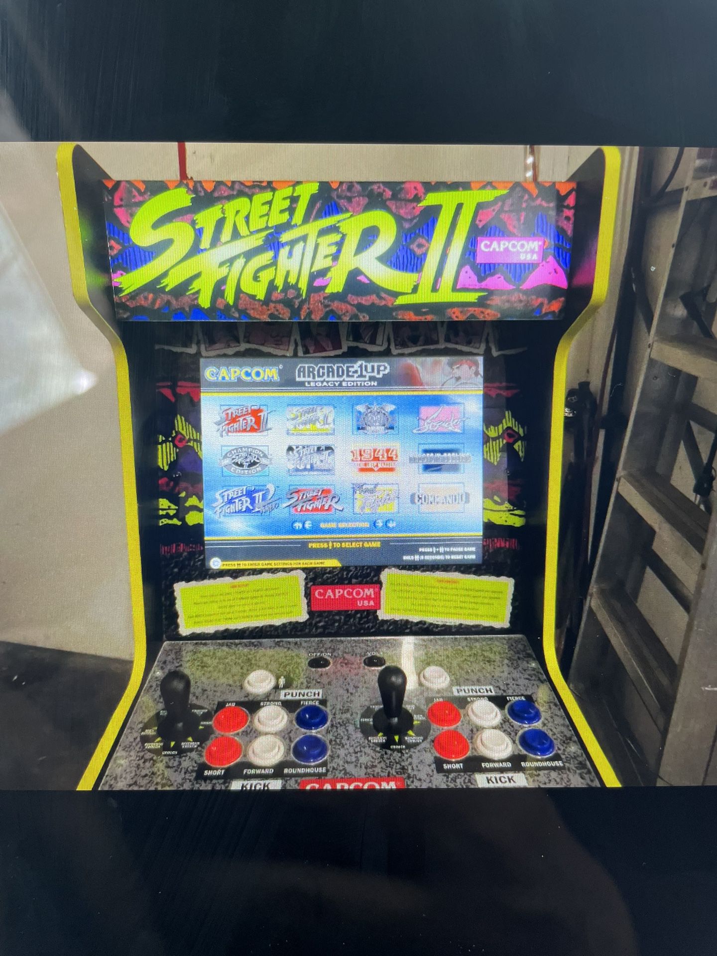 Arcade 1up Street Fighter 2 Arcade 1up w/ 12 Games